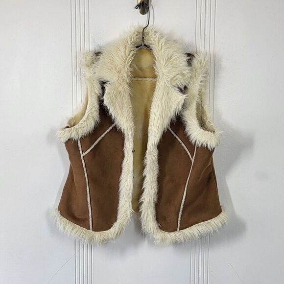 Essentials by Milano Vest - Picture 1 of 11